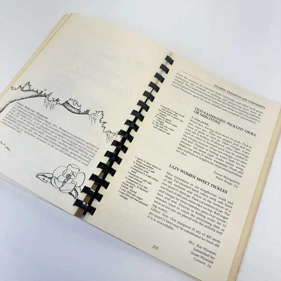 Louisiana Tiger Bait Cajun Creole Cookbook LSU 1976 Alumni 1st Ed Print Clean - Picture 9 of 11